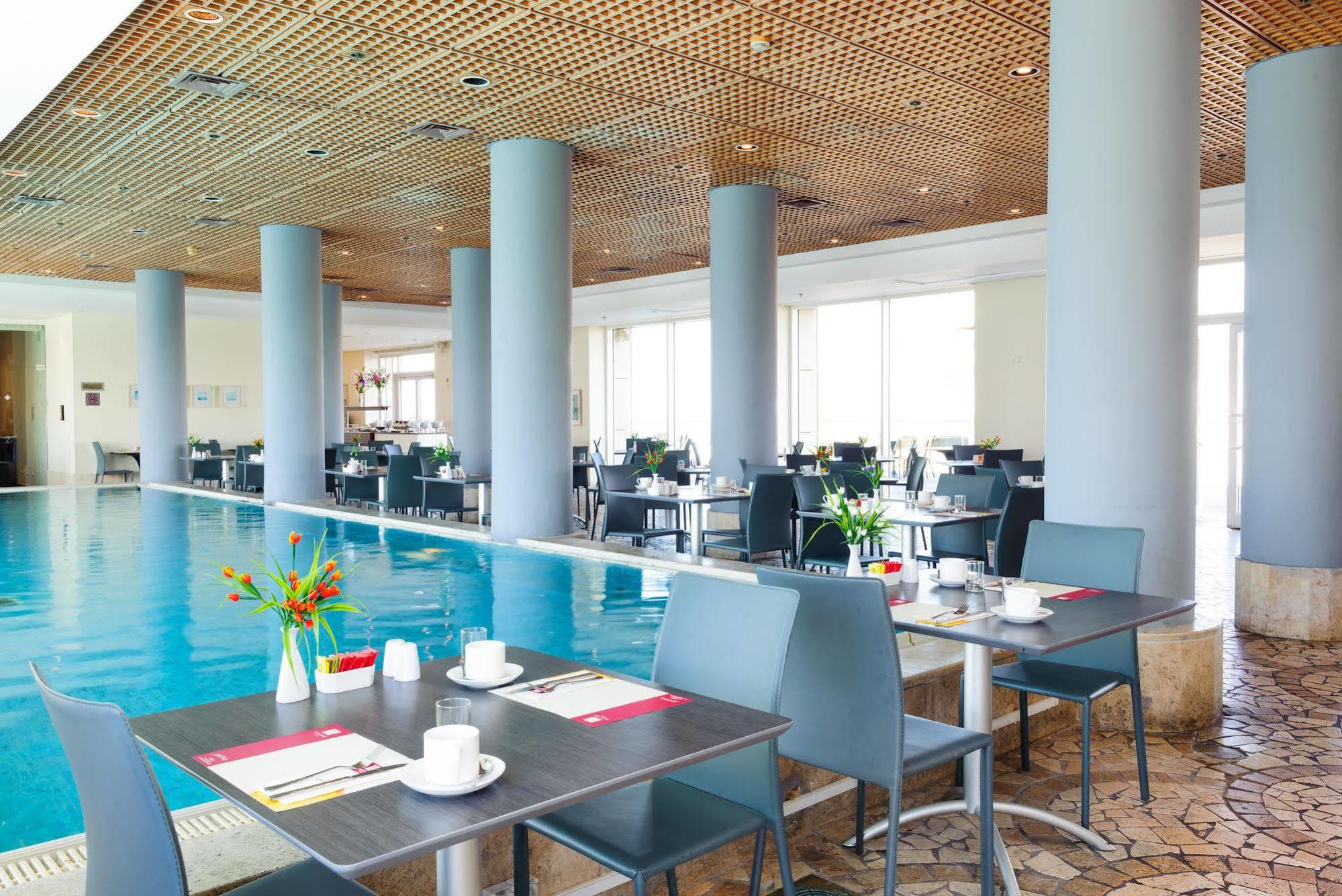 Arena Hotel By The Beach Bat Yam Exterior photo