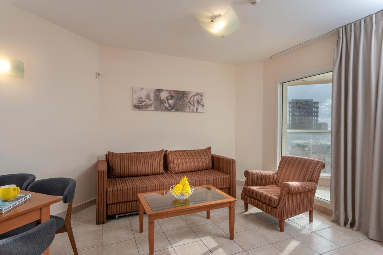 Arena Hotel By The Beach Bat Yam Exterior photo